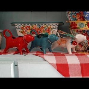 Pioneer Woman cow creamers